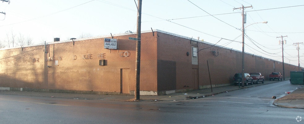 2135 E Westmoreland St, Philadelphia, PA for lease - Building Photo - Image 3 of 4