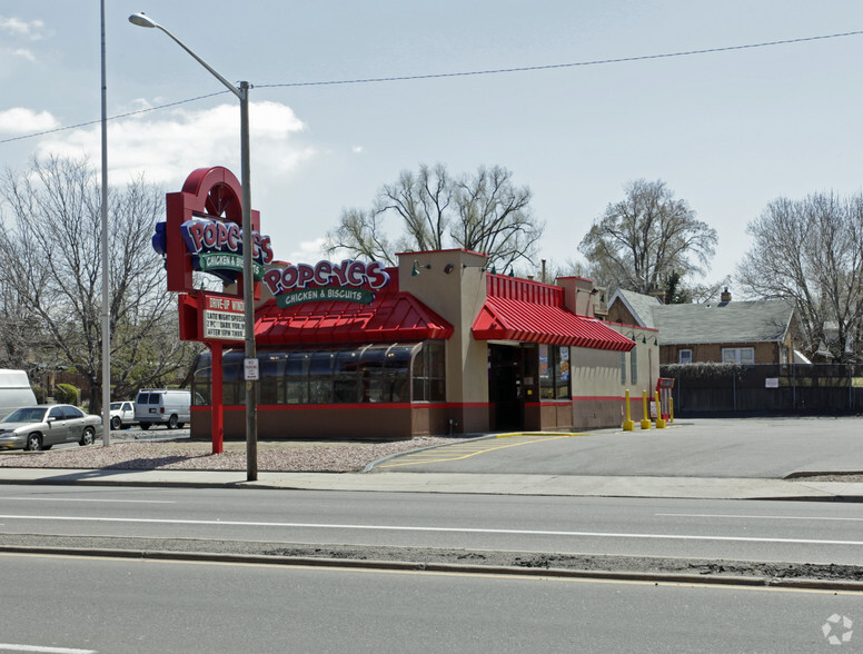 5454 E Colfax Ave, Denver, CO for lease - Primary Photo - Image 1 of 4