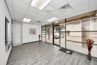10019 Main St, Houston, TX for lease Interior Photo- Image 2 of 15