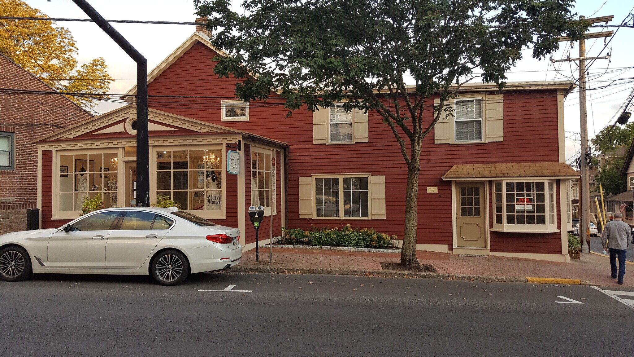 38 W Oakland Ave, Doylestown, PA for sale Primary Photo- Image 1 of 1