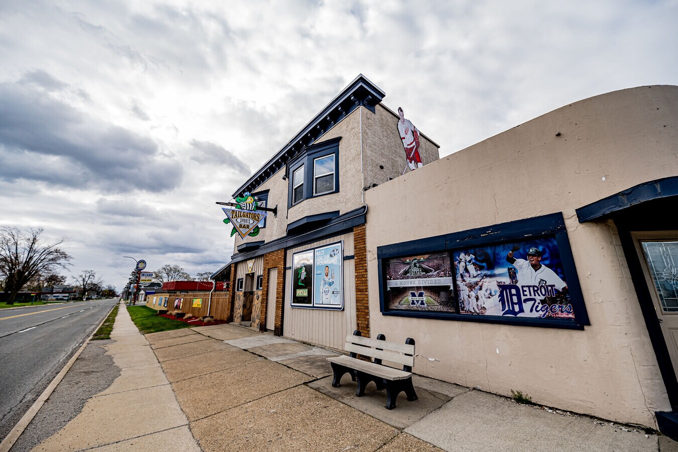 19341936 Lapeer Ave, Port Huron, MI 48060 Tailgators Sports Bar