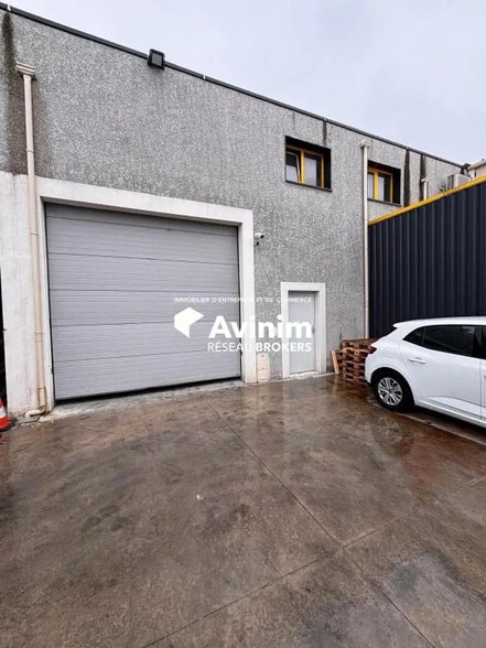 Industrial in Compans for lease - Building Photo - Image 3 of 20