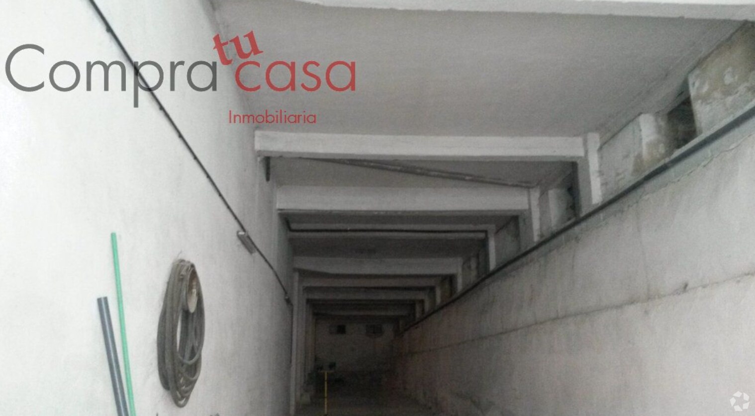 Calle Anselmo Carretero, Segovia, SEG 40003 - Unit Puerta 02, Esc. 1 - - Interior Photo - Image 1 of 1