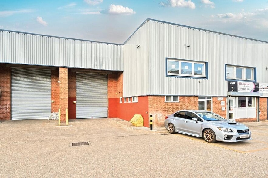 Unit 8 Barratt Way Way, Harrow for lease - Building Photo - Image 1 of 11