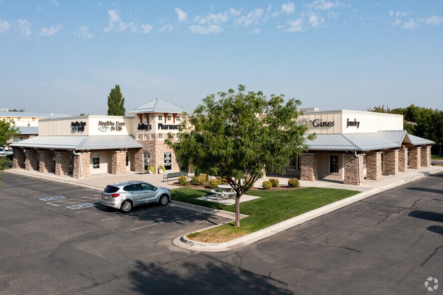 8806 S Redwood Rd, West Jordan, UT for sale - Primary Photo - Image 1 of 1