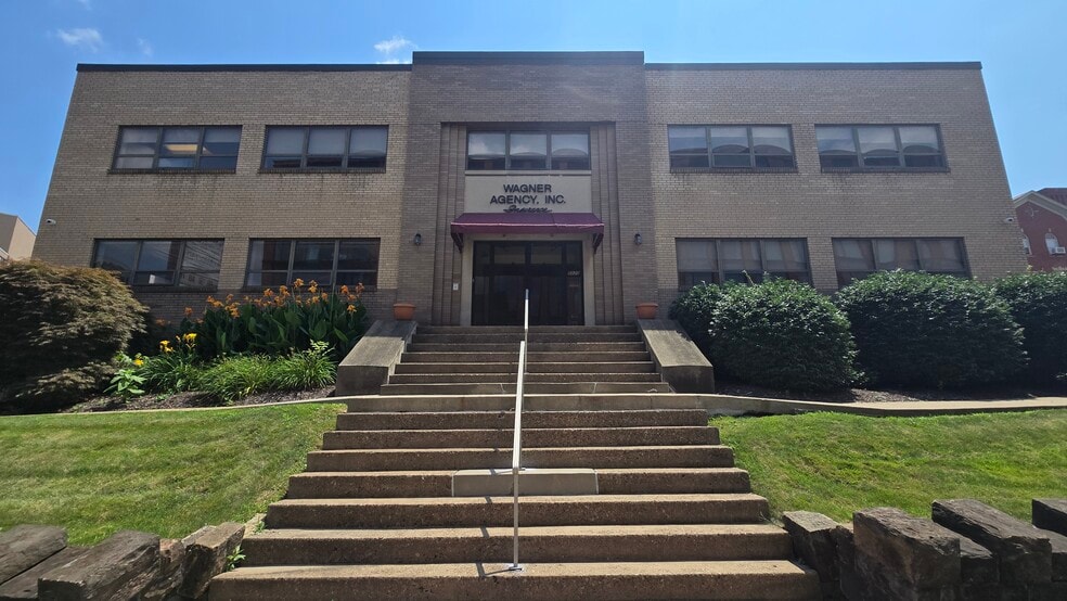 5020 Centre Ave, Pittsburgh, PA for lease - Building Photo - Image 1 of 23