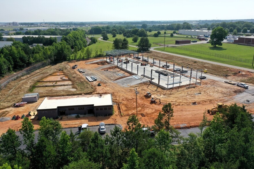 000 Osage Dr, Greenville, SC for lease - Building Photo - Image 3 of 9