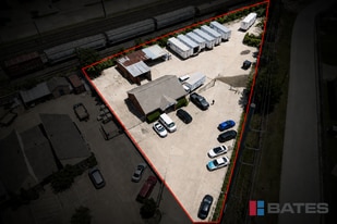 423 Gautney St, Garland TX - Retail Space