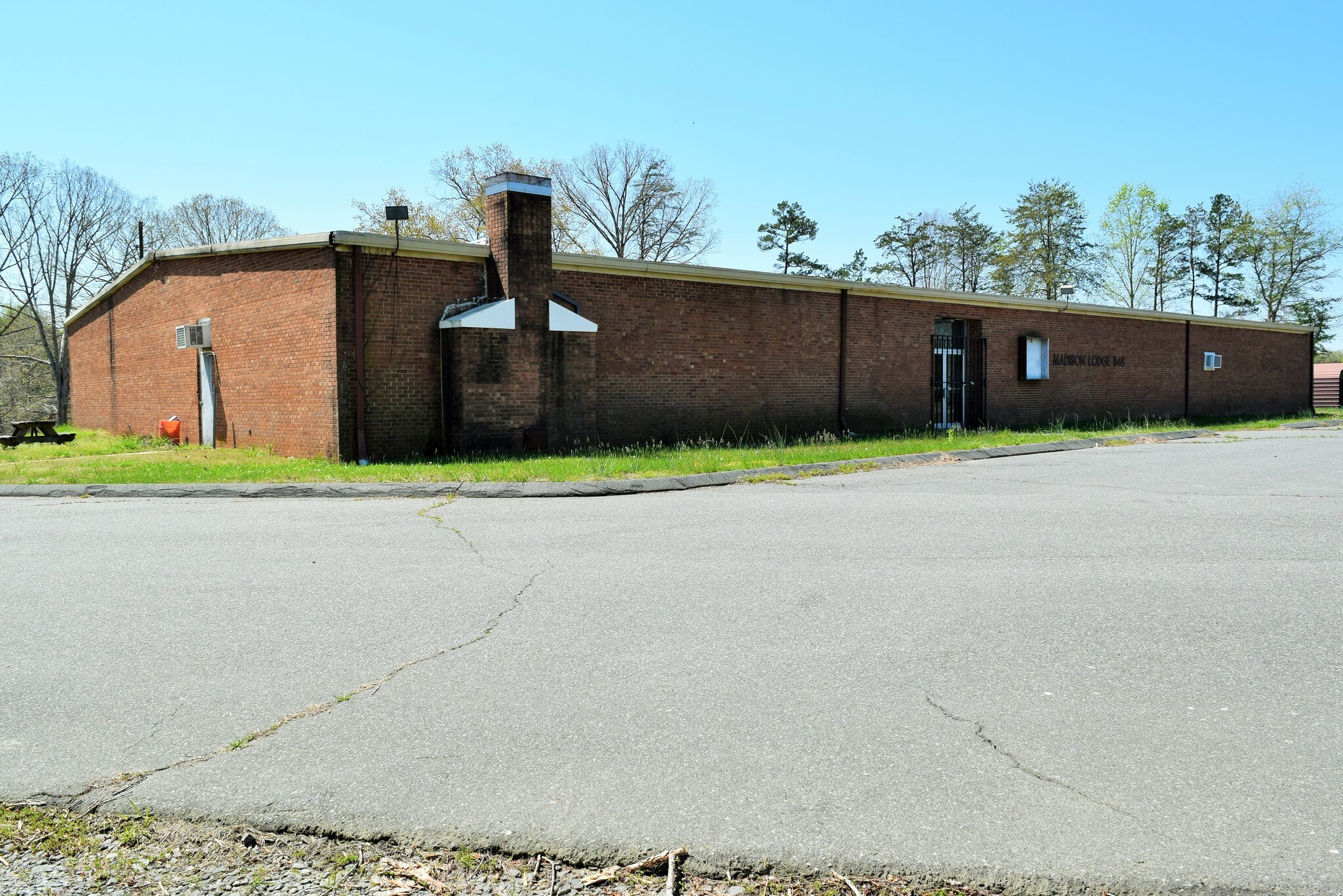 490 K Fork Rd, Madison, NC for sale Primary Photo- Image 1 of 1