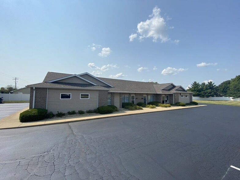 1110 Arbor Dr, Decatur, IL for sale - Building Photo - Image 2 of 20