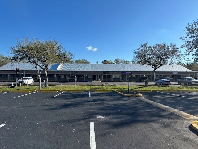 1112 Whitfield Ave, Sarasota, FL for sale - Building Photo - Image 2 of 11