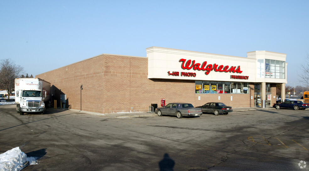 6707 W Hampton Ave, Milwaukee, WI for lease - Building Photo - Image 3 of 4