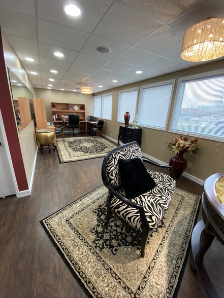 270 Regency Ridge Dr, Dayton, OH for lease - Interior Photo - Image 2 of 11