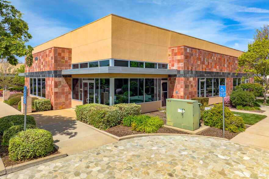 2250 Del Paso Rd, Sacramento, CA for lease - Building Photo - Image 1 of 22