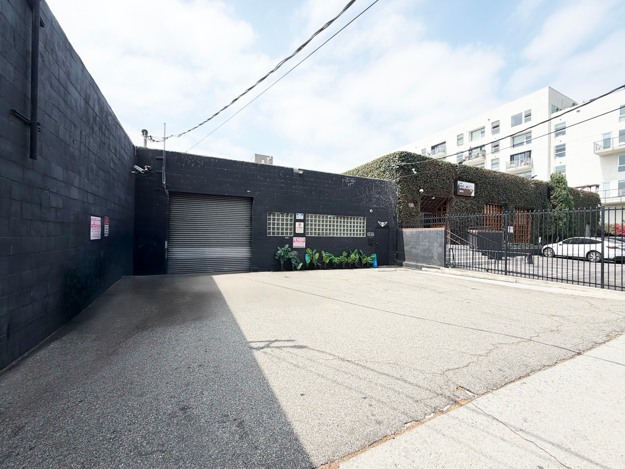 6610 Lexington Ave, Los Angeles, CA for lease Interior Photo- Image 1 of 7