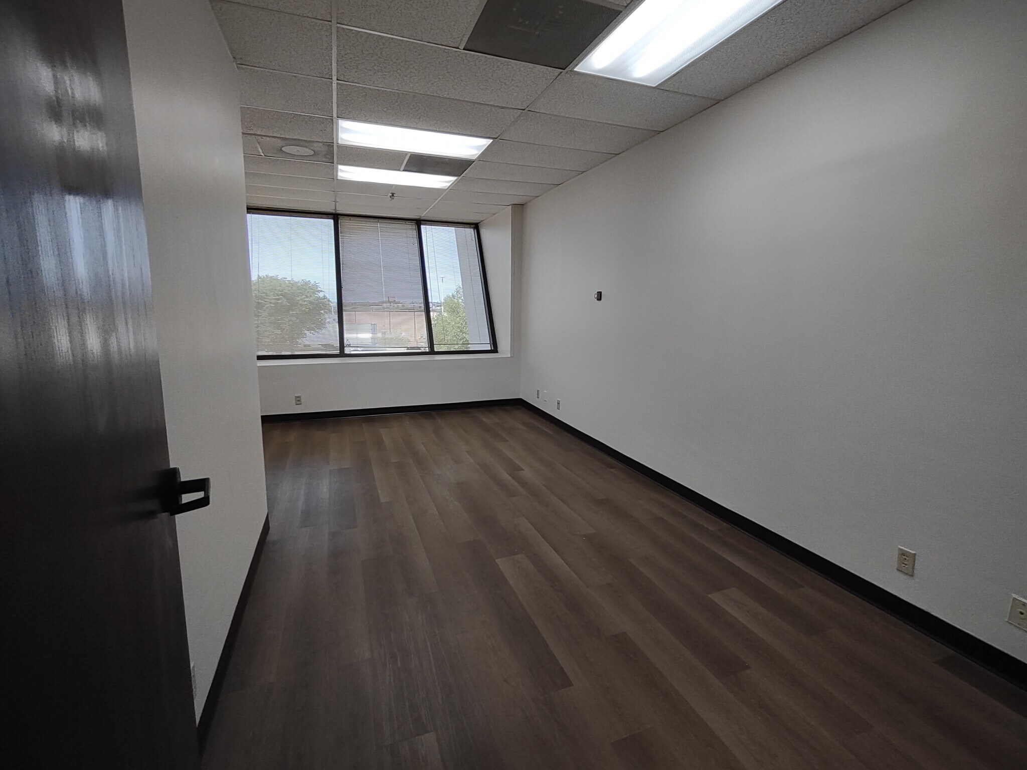 1800 Teague Dr, Sherman, TX for lease Interior Photo- Image 1 of 3
