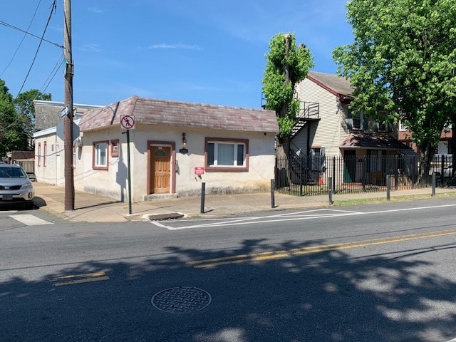 1750-1754 Bridge St, Philadelphia, PA for sale - Primary Photo - Image 1 of 11