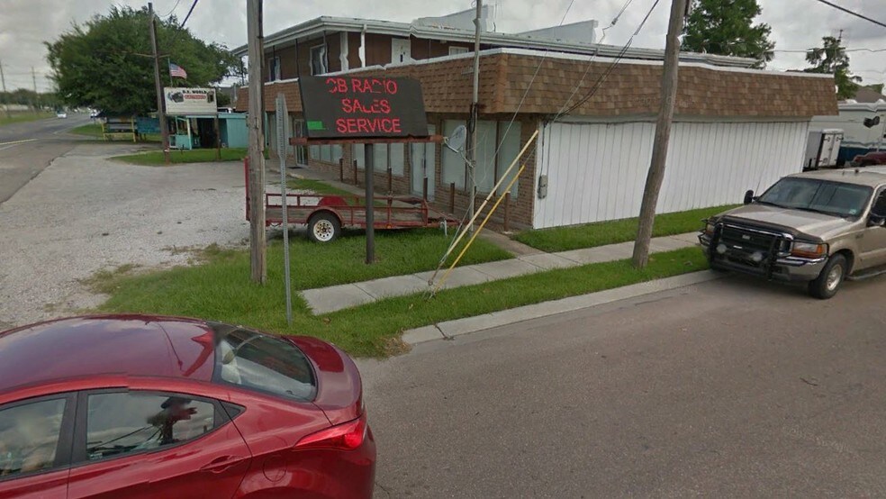 615617 E St Bernard Hwy, Chalmette, LA 70043