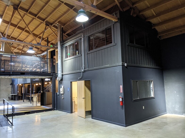 111 Pine Ave, South San Francisco, CA for lease - Interior Photo - Image 2 of 8