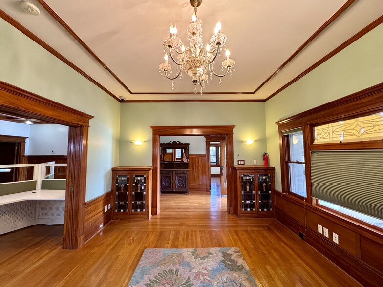 807 N Van Ness Ave, Fresno, CA for lease - Building Photo - Image 1 of 15