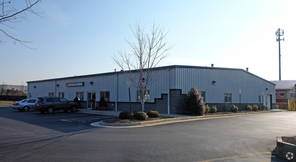 21606 Stonetree Ct, Sterling, VA for sale - Primary Photo - Image 1 of 1