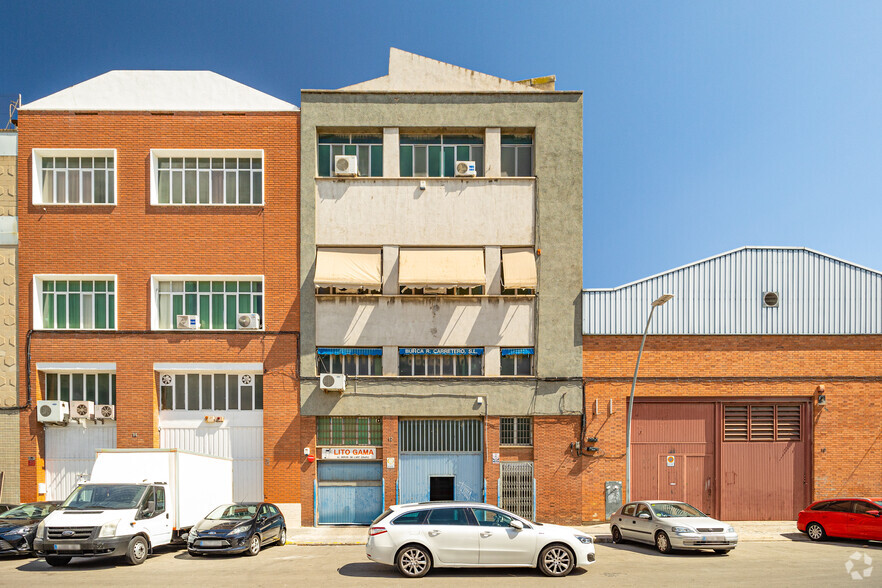 Industrial in Barcelona, BAR for lease - Building Photo - Image 2 of 2