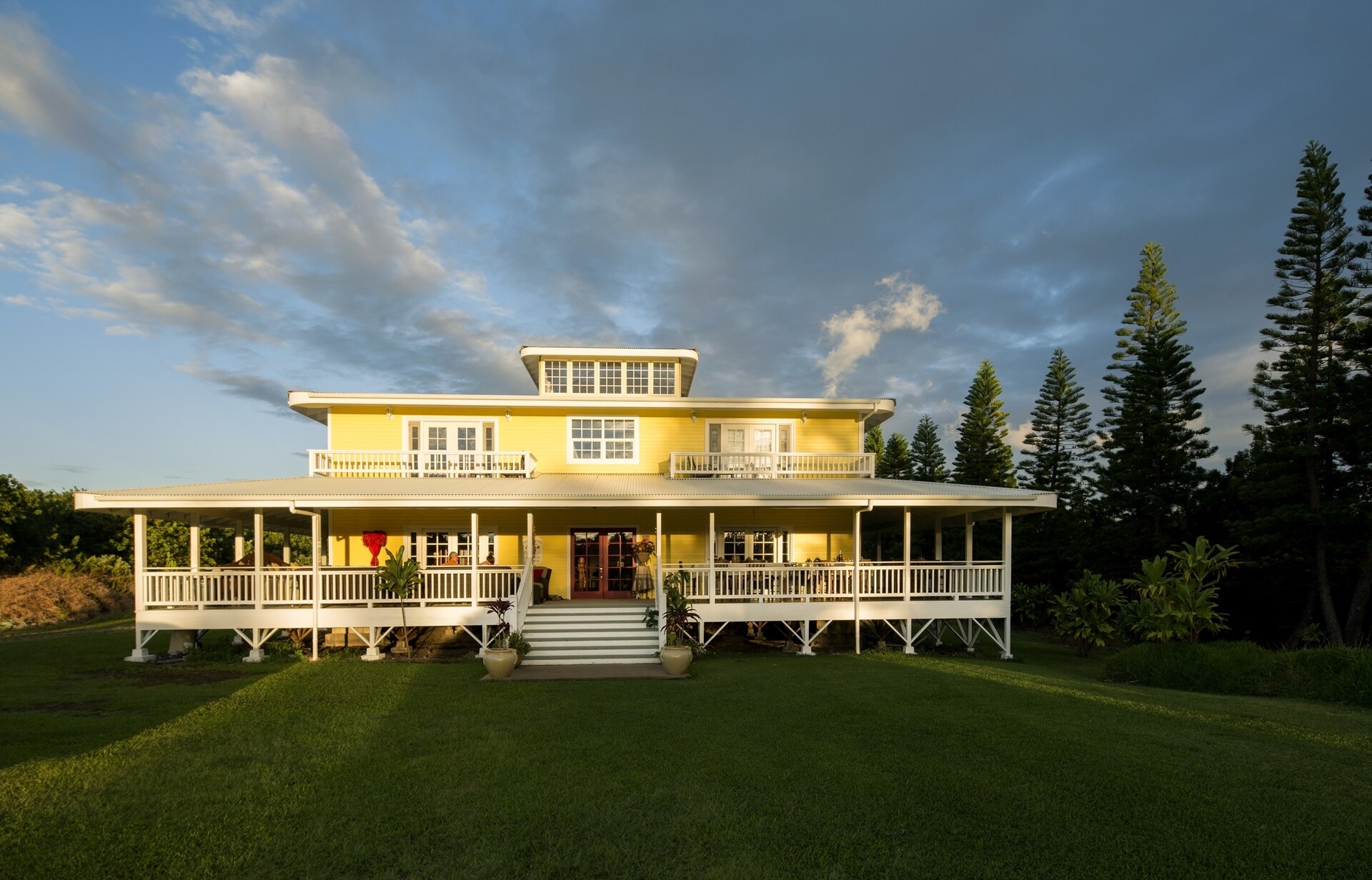 94-2152 S Point Rd, Naalehu, HI for sale Primary Photo- Image 1 of 1