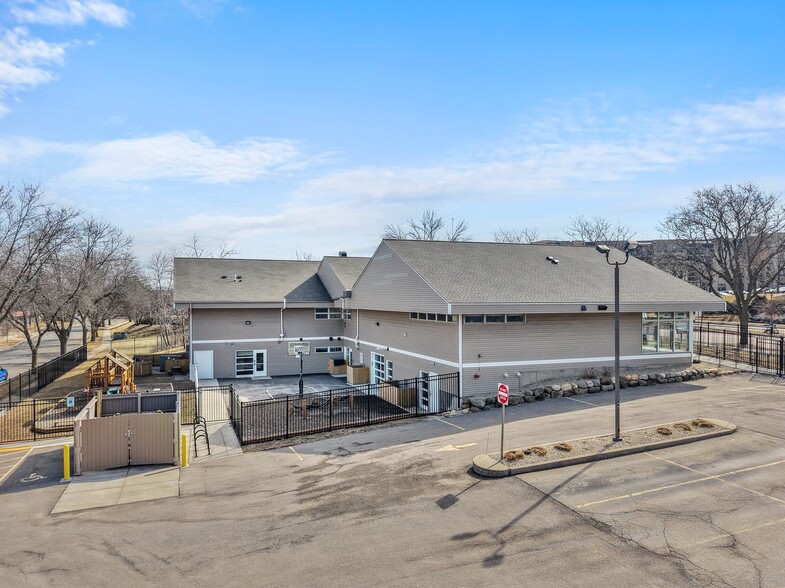 7610 Mineral Point Rd, Madison, WI for lease - Building Photo - Image 2 of 50