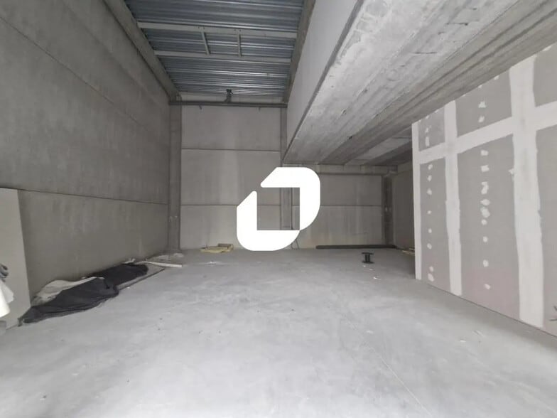 Flex in Serris for sale - Building Photo - Image 2 of 3