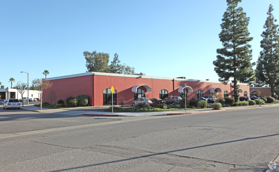 8920-8934 Eton Ave, Canoga Park, CA for sale - Building Photo - Image 1 of 2