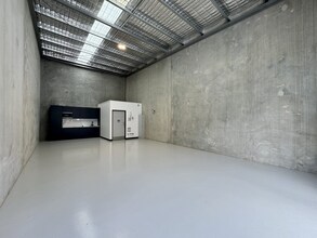 73 Stapylton St, North Lakes for lease Interior Photo- Image 2 of 6
