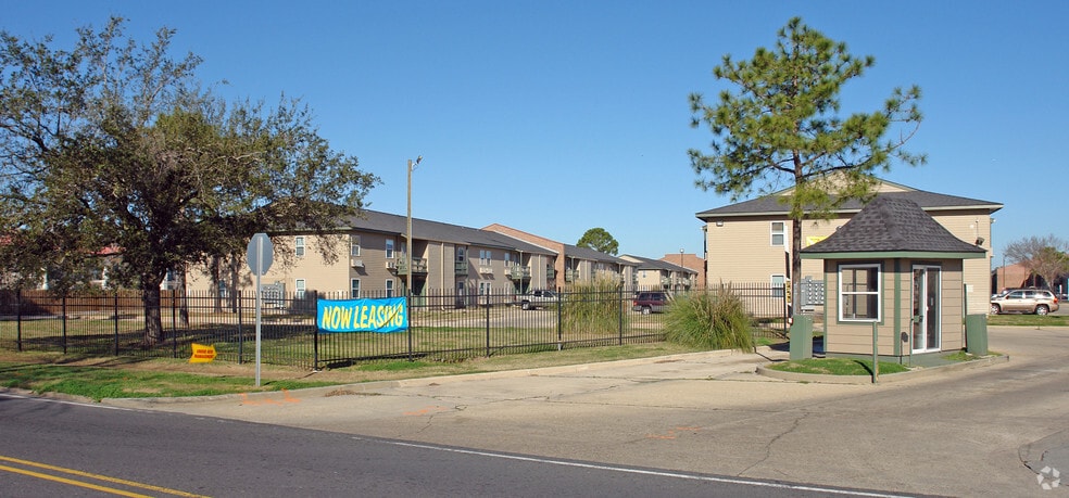 12151 N I-10 Service Rd, New Orleans, LA for sale - Building Photo - Image 1 of 11