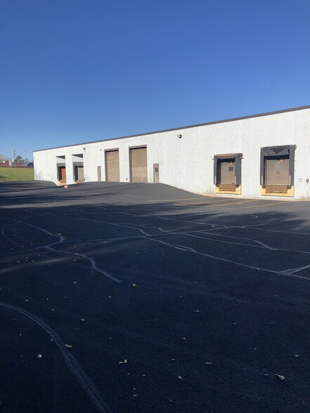 300 S Owasso Blvd E, Little Canada, MN for sale - Building Photo - Image 3 of 10