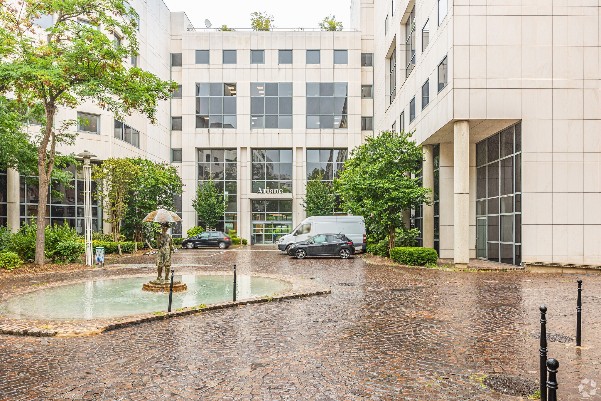 2 Rue Jacques Daguerre, Rueil-Malmaison for lease Primary Photo- Image 1 of 4