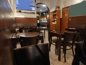 Retail in Barcelona, Barcelona for lease Interior Photo- Image 2 of 3