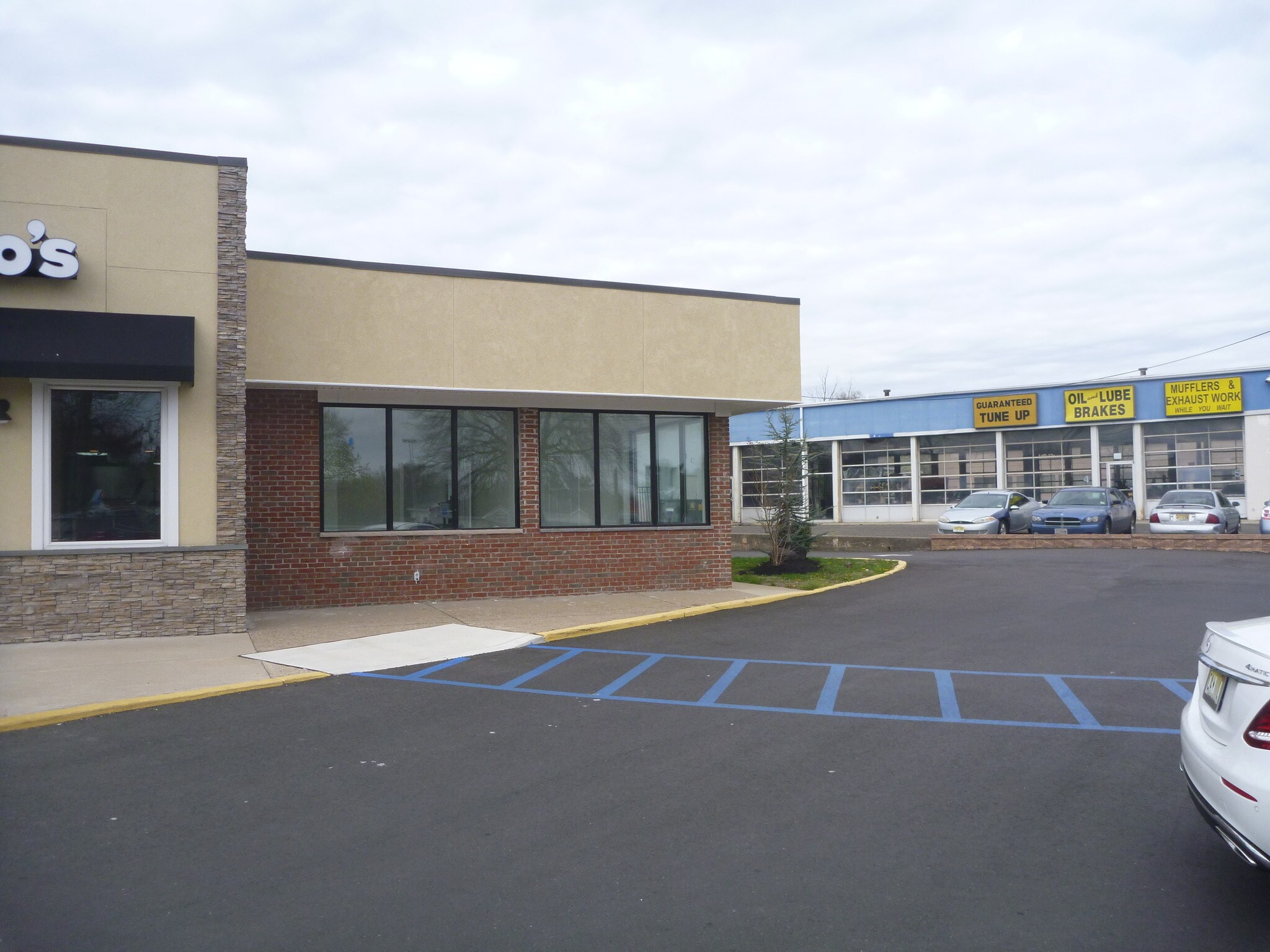 341 S Burnt Mill Rd, Voorhees, NJ for lease Building Photo- Image 1 of 8