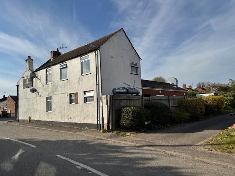 73 Seas End Rd, Moulton Seas End for sale - Building Photo - Image 3 of 21