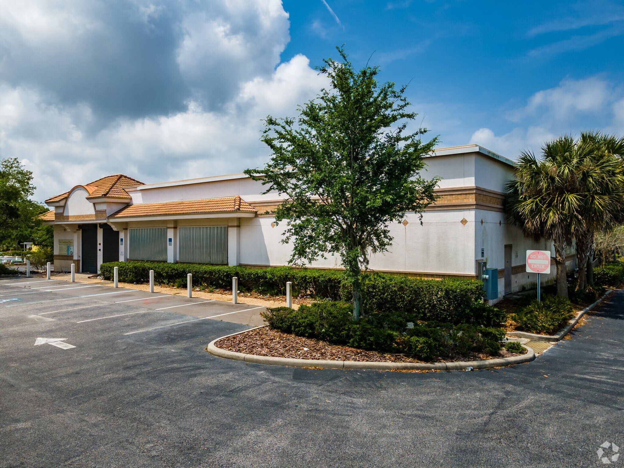 Elevate Your Getaway Experience The Extraordinary At Hotels On Us 19 In New Port Richey - w5c2qji