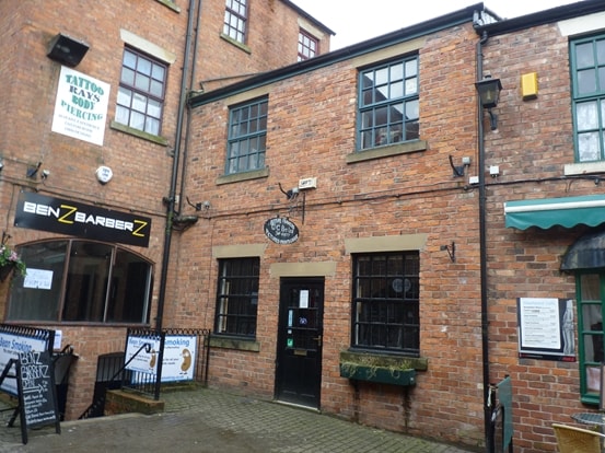 1-9 Jaxons Ct, Wigan for sale Primary Photo- Image 1 of 1