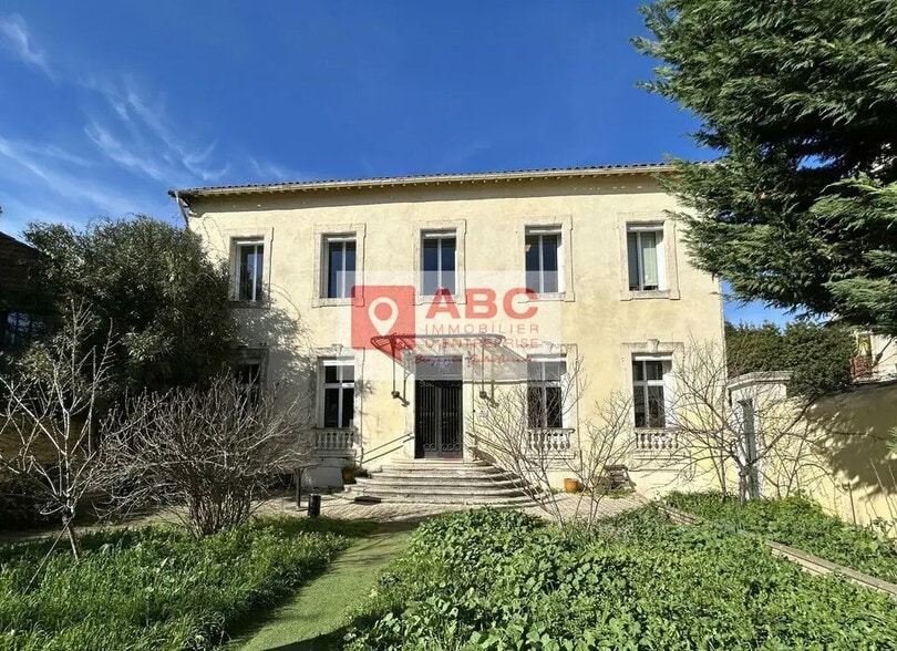 Office in Montpellier for lease - Building Photo - Image 1 of 10