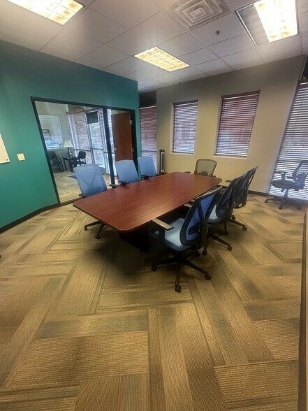 2222 W Parkside Ln, Phoenix, AZ for sale - Interior Photo - Image 3 of 10