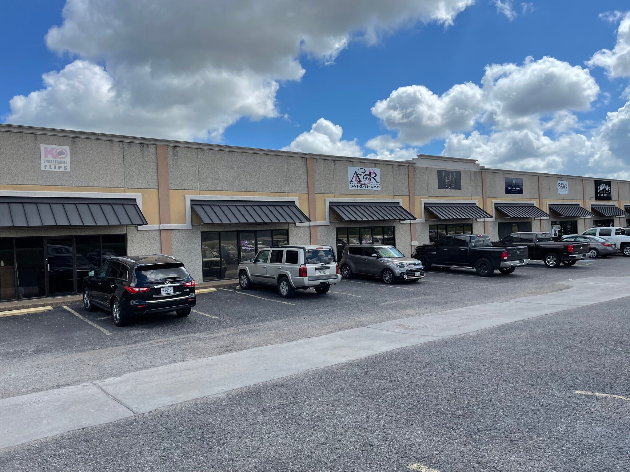 15602 Northwest Blvd, Robstown, TX 78380 Riverside Center