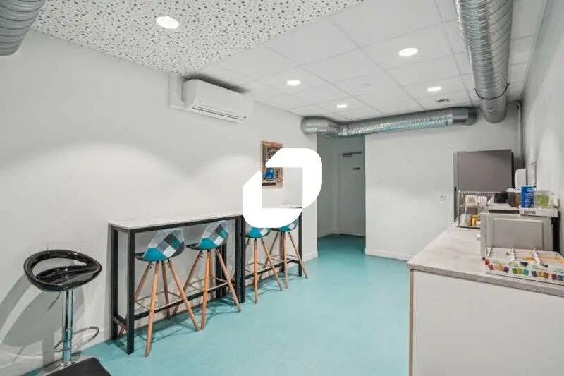 16 Rue Chopin, Montrouge for lease - Interior Photo - Image 2 of 15