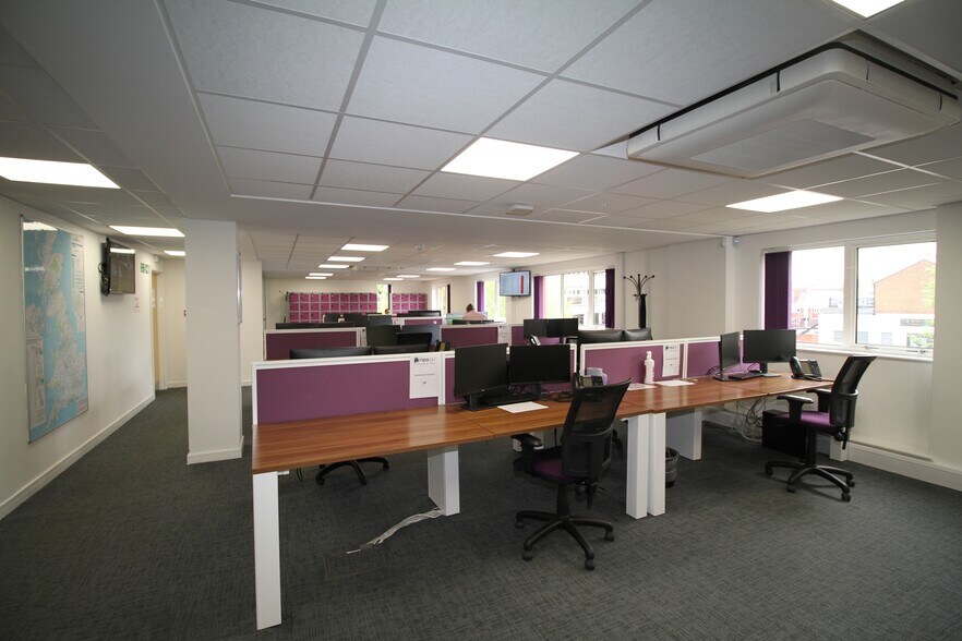Hyfield House, 36 Hagley Road B63 4rh, Halesowen for lease - Interior Photo - Image 2 of 8