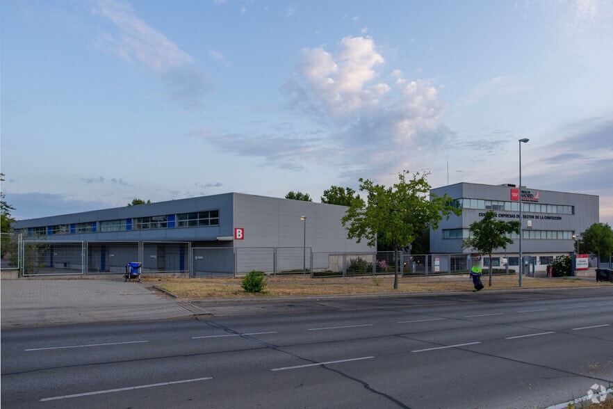 Avenida de la Cantueña, 2, Fuenlabrada, Madrid for lease - Primary Photo - Image 1 of 2