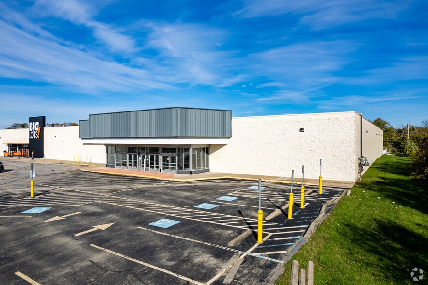 819 Crossroads Plz, Alverton, PA for lease - Primary Photo - Image 2 of 2