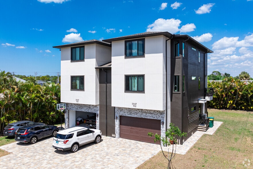 3047 Connecticut ave, Naples, FL for sale - Primary Photo - Image 1 of 9