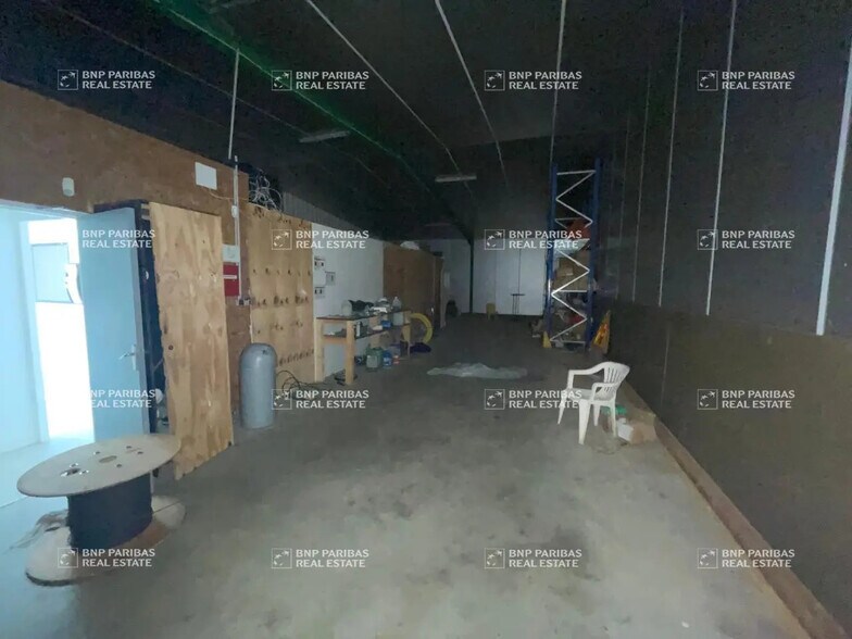 Flex in Saint-Jacques-de-la-Lande for lease - Building Photo - Image 3 of 4