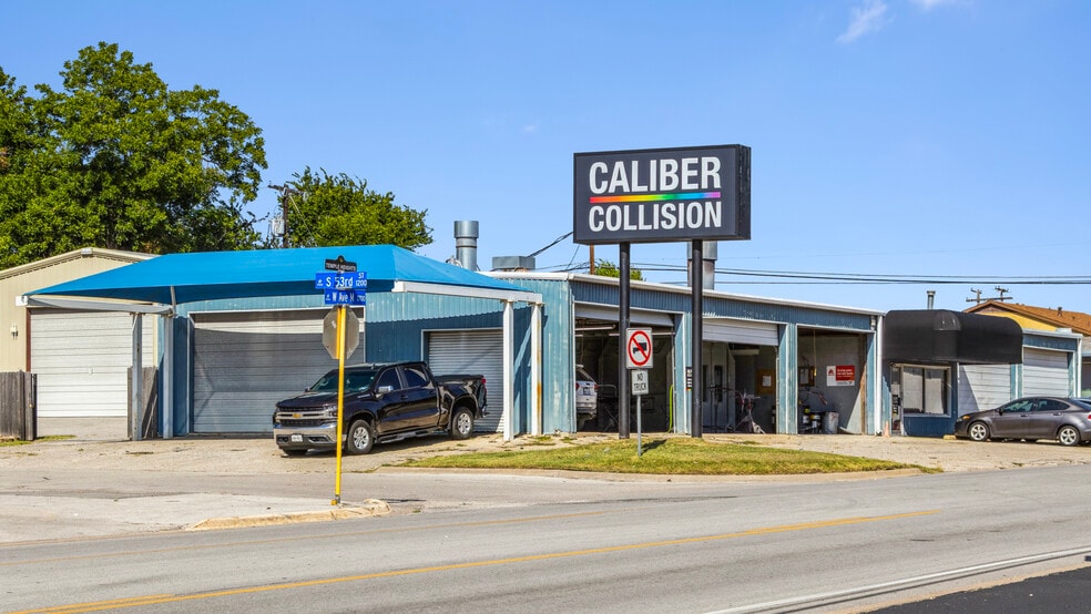 Caliber Collision - Temple portfolio of 5 properties for sale on LoopNet.com - Building Photo - Image 2 of 11