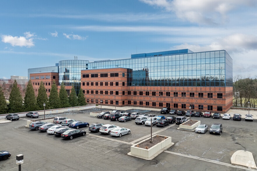 51 John F Kennedy Pky, Short Hills, NJ for lease - Building Photo - Image 1 of 5